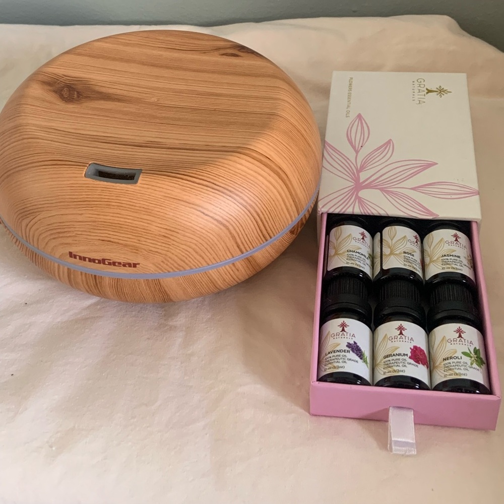 InnoGear Essential Oil Difuser Including 6 Gratia brand essential oils